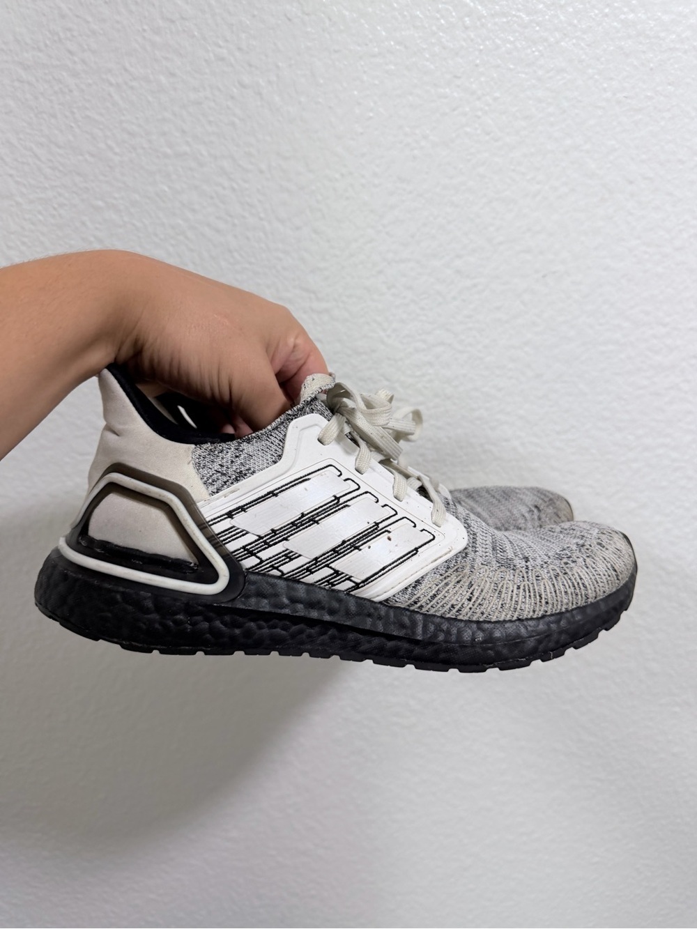 Adidas white and black Ultraboost - Picture 6 of 9